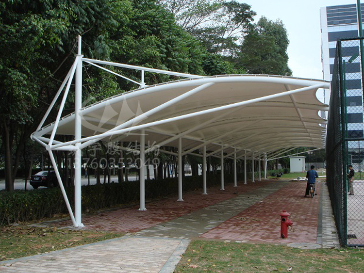 威新軟件科技園膜結(jié)構(gòu)車(chē)棚